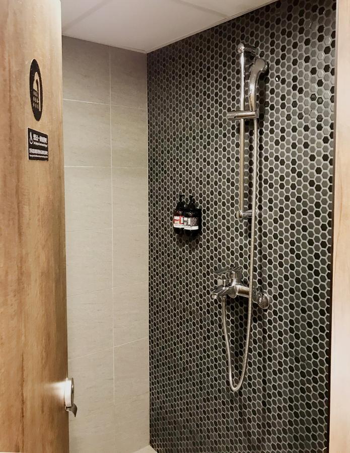 Single Inn-Kaohsiung Station Εξωτερικό φωτογραφία